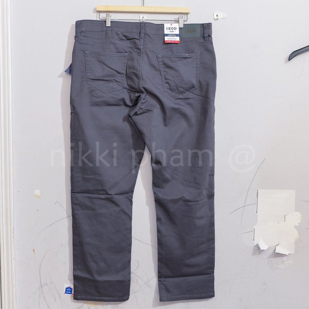 Brand new Izod Men's Stretch 5 Pocket Regular Fit Jeans in gray - Picture 7 of 9